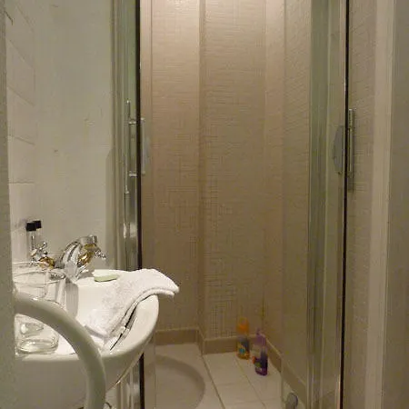 Sparrow's Nest Bed & Breakfast 3*